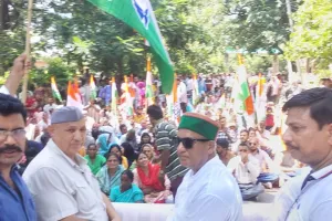 रामनगर: अतिक्रमण के खिलाफ कांग्रेस ने निकाली हल्ला बोल रैली