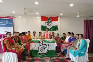 अल्मोड़ा: धूमधाम से मनाया गया महिला कांग्रेस का स्थापना दिवस 