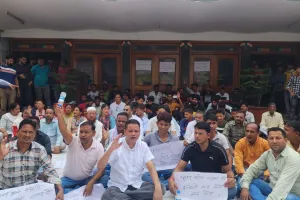 रामनगर: अस्पताल की बदहाल सुविधाओं के खिलाफ लोगों का फूटा गुस्सा