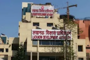 लखनऊ: एलडीए के संविदाकर्मी ने की आत्महत्या, मृतक की पत्नी ने LDA VC पर लगाया गंभीर आरोप