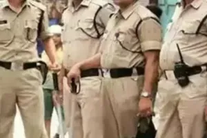 बरेली: उर्स को लेकर पुलिस बल अलर्ट, भारी संख्या में अर्धसैनिक बलों की टुकड़ी तैनात