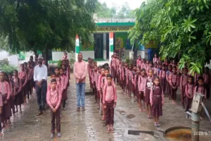 गोंडा: भारी बारिश की आशंका के बीच बंद किए गए स्कूल