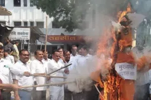 पीलीभीत: हापुड़ कांड... पुलिस, सरकार तो कहीं मुख्यमंत्री का फूंका पुतला