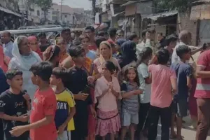 बरेली: शराब भट्टी के खिलाफ महिलाओं का हल्लाबोल, बोलीं- शराबी करते हैं छेड़छाड़ 