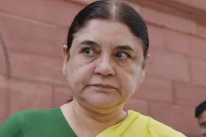 मेनका गांधी को 100 करोड़ का मानहानि नोटिस, इस्कॉन पर लगाए थे गंभीर आरोप 