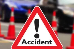 भोपाल में कार्यकर्ता महाकुंभ में शामिल होने जा रही बस ट्रक से टकराई, 39 लोग घायल 