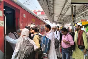 बरेली: आधा दर्जन से ज्यादा ट्रेनें निरस्त, यात्री हुए परेशान