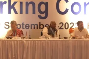 CWC की बैठक में केंद्र सरकार से आग्रह- महिला आरक्षण बिल विशेष सत्र में पारित हो, जाति जनगणना करा आरक्षण की सीमा बढ़ाई जाए