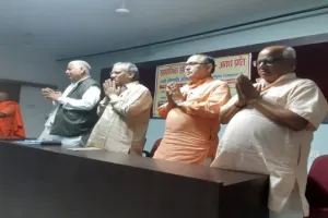 सामाजिक सदभाव बढ़ाने के लिए काम कर रहा संघ : कृपाशंकर 