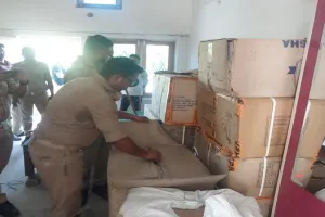 हरदोई : बीच आबादी में छिपा कर रखा गया विस्फोटक बरामद