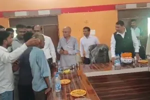 बरेली: विकास न कराने की बात पर सांसद धर्मेंद्र कश्यप के समर्थकों और ग्रामीणों में टकराव, हंगामा