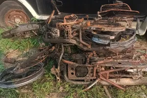 काशीपुर: पुलिस की दो बाइक को जलाने वाले शराब माफियाओं को पुलिस ने किया गिरफ्तार