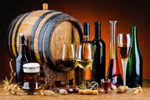 कच्चे माल की लागत बढ़ने से 2023-24 में alcoholic beverage industry का मार्जिन घटेगा: इक्रा