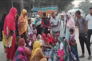 अमरोहा : निजी अस्पताल में जच्चा-बच्चा की मौत, गुस्साए परिजनों ने जमकर किया हंगामा 