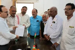 Banda News: PGI में चिकित्सकों की लापरवाही से पूर्व सांसद के बेटे की हुई थी मौत, कांग्रेसियों ने खोला मोर्चा