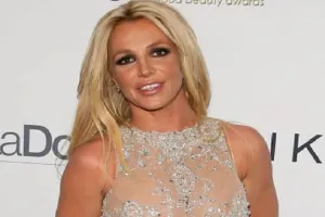 ब्रिटनी स्पीयर्स का संस्मरण बच्चों के स्टारडम से जुड़े संभावित नुकसान की याद दिलाता है 