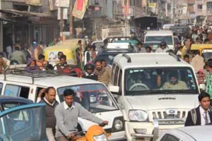 हल्द्वानी: शहर में वीआईपी : मुख्य सड़कें साफ, तंग सड़कों पर जाम ही जाम