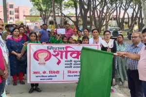 हरदोई: बालिकाओं को दिए गुड और बैड टच के टिप्स