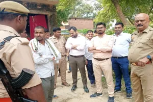 अयोध्या: करंट से झुलसे लाइनमैन की मौत पर ग्रामीणों का प्रदर्शन