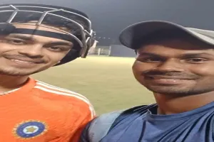 सुलतानपुर के प्रखर ने की शुभमन, जडेजा, राहुल व ईशान को गेंदबाजी