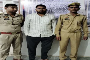 कानपुर: PET की परीक्षा देते पकड़े गए तीन साल्वर, ऐसे हुआ भंडाफोड़