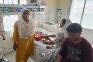 बहराइच: सौतेली मां पर लगा मासूम बेटे को जहरीला पदार्थ खिलाने का आरोप, जिला अस्पताल में भर्ती