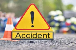 अमरोहा: सड़क पार कर रहे युवक को ट्रक ने रौंदा, मौत...चालक फरार 