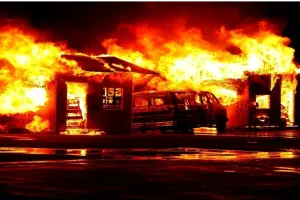 हिमाचल: कुल्लू दशहरा उत्सव के दौरान कुछ दुकानों और टेंट में लगी आग 