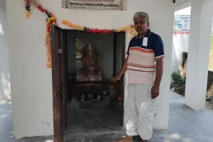 संभल: चोरों ने दो गांवों में तीन मंदिरों को बनाया निशाना, घंटे व बर्तन समेत हजारों का माल गायब...श्रद्धालुओं में आक्रोश