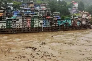 'हममें से कई लोग केवल अपने सूटकेस के साथ ही चल दिए': तीस्ता बाढ़ से प्रभावित लोगों की कहानियां 