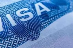 ब्रिटेन जाना अब और भी महंगा, यात्रियों और छात्रों के लिए वीजा शुल्क में हुई बढ़ोतरी