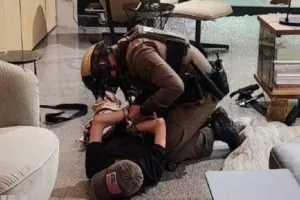 Bangkok में शापिंग मॉल में गोलीबारी में तीन लोगों की मौत, संदिग्ध हमलावर पुलिस हिरासत में 