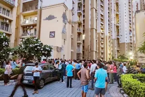 गौतमबुद्धनगर के लोग जनप्रतिनिधियों से नाराज, कहा- पहले हमारी रजिस्ट्री कराएं तब वोट मांगने आएं