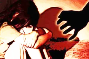 लखनऊ: पड़ोसी युवक ने आठ साल की मासूम के साथ किया दुष्कर्म, केस दर्ज