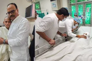 देवरिया हत्याकांड: बीआरडी पहुंचे ब्रजेश पाठक, घायल बच्चे का जाना हाल, कहा- दोषियों के खिलाफ होगी सख्त कार्रवाई 