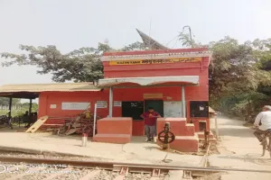 अयोध्या: सुविधा नहीं बल्कि बदइंतजामी का स्टेशन बना मलेथू कनक स्टेशन, रोजाना गुजरती हैं 16 जोड़ी ट्रेनें, लोग परेशान