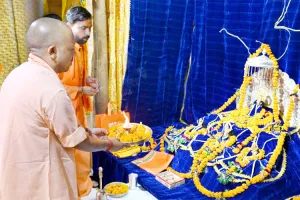 सीएम योगी ने किया हनुमानगढ़ी व रामलला का दर्शन-पूजन, श्री राममंदिर निर्माण कार्यों का लिया जायजा