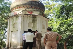 शिवलिंग प्रकट होने से फिर सुर्खियों में आया सिमौर का शिवमंगल आश्रम, मजिस्ट्रेट की मौजूदगी में मंदिर किया गया सील