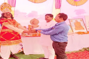 कौशांबी: जिले में मनाया गया चक्रवर्ती सम्राट अशोक विजय दशमी का पर्व