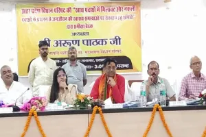 बाजारों में न बिकने पाएं नकली दवाएं: सभापति