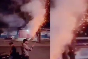 अतीक अहमद के बेटों की रिहाई पर मना जश्न, फोड़े गये पटाखे, समर्थकों ने वीडियो बनाकर लिखा- 'शेर इज बैक'