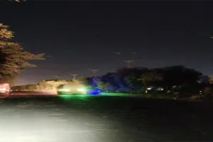 लखनऊ: आईआईएम रोड पर नहीं जलती स्ट्रीट लाइटें, राहगीरों को होती है दिक्कत