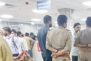 वाराणसी: बीएचयू की छात्रा ने काटा खुद का गला, ट्रॉमा सेंटर में भर्ती, हड़कंप 