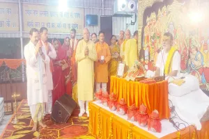 लखनऊ: श्री राम जन्मोत्सव की कथा सुनकर भावविभोर हुए भक्त