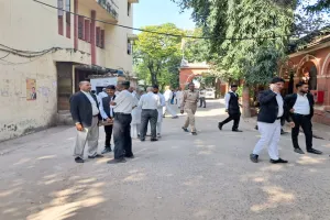 सुलतानपुर: लाखों की धोखाधड़ी के मामले में दंपति समेत तीन पर केस दर्ज, प्लॉट बेचने में कर रहे थे गबन और बेईमानी...