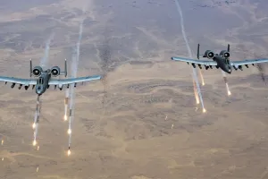 अमेरिका ने सीरिया में ईरान से जुड़े ठिकानों पर हवाई हमले किए 