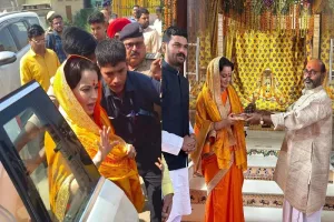 अभिनेत्री कंगना रनौत ने किए रामलला के दर्शन, देखिए तस्वीरें