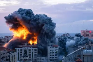 Israel-Iran War: इजरायल और ईरान ने फिर किए हमले, संघर्ष रोकने के लिए नए कूटनीतिक प्रयास शुरू