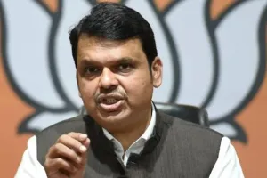 शरद पवार ने क्या जांच एजेंसियों के भय से 2019 में भाजपा से संपर्क किया था: फडणवीस 