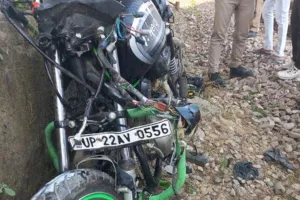 रामपुर: नगरिया सादात पर बाइक से टकराई ट्रेन, कई ट्रेन हुईं लेट